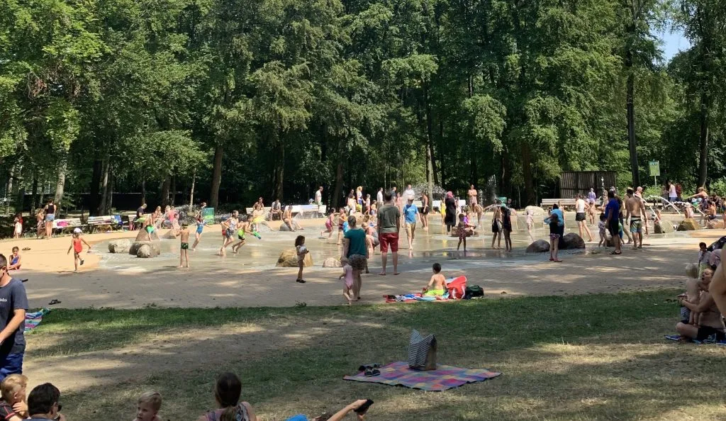 Featured image for Cooling Down in the Summer Time with Kids | Quick Guide to Water Parks in Frankfurt